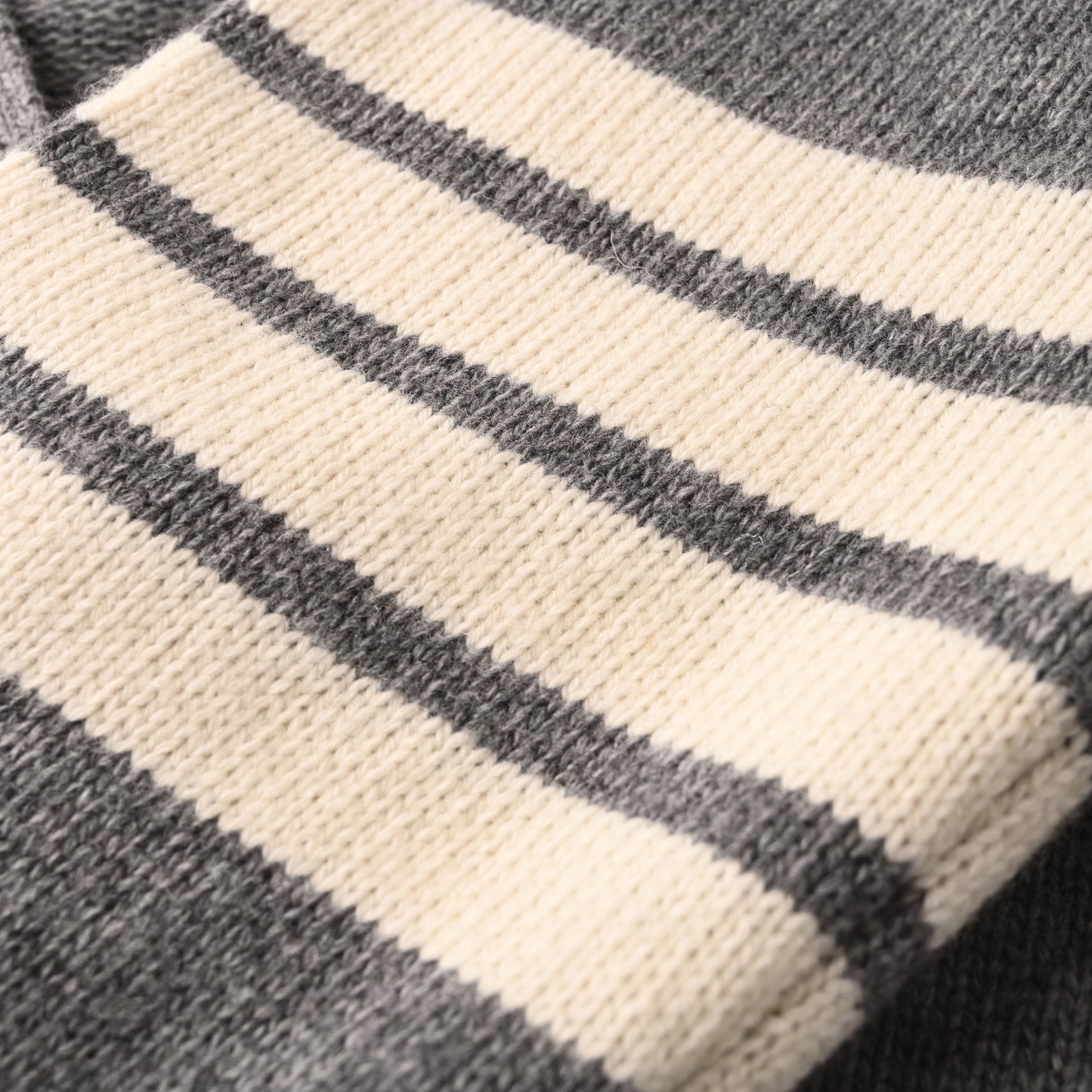 Thom Browne 2025SS Cardcute Sweater