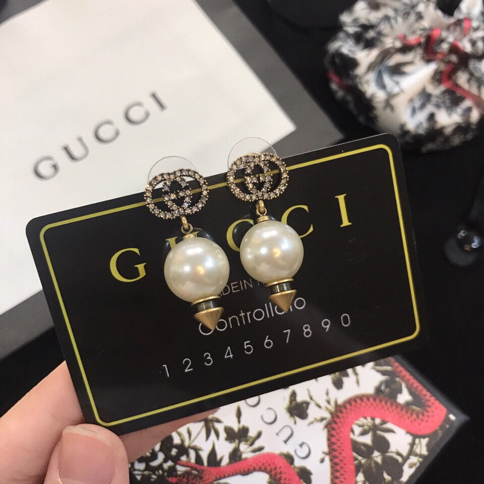GUCCI P65 Pearl Earrings