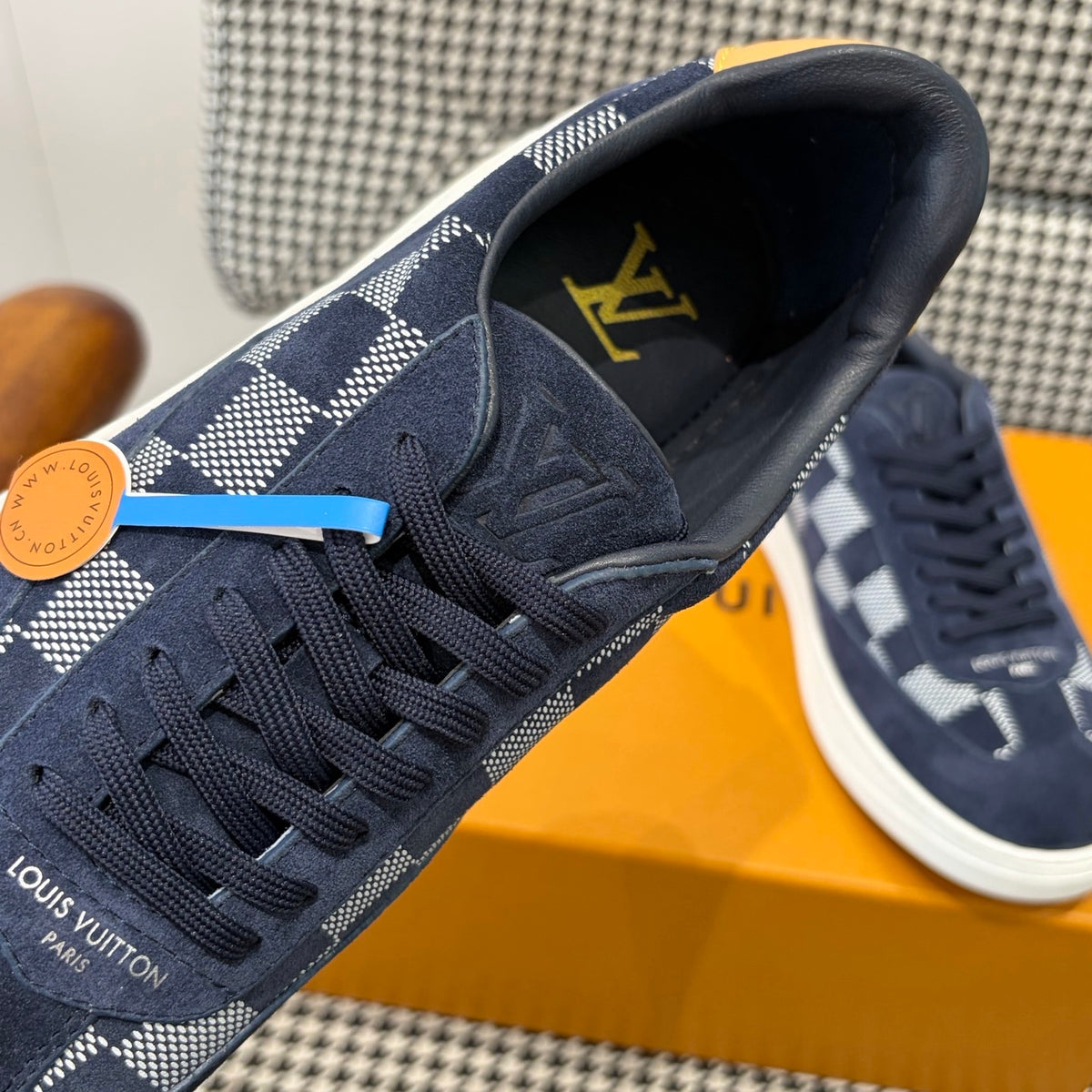 LV Textured Low-Top Casual Sneakers