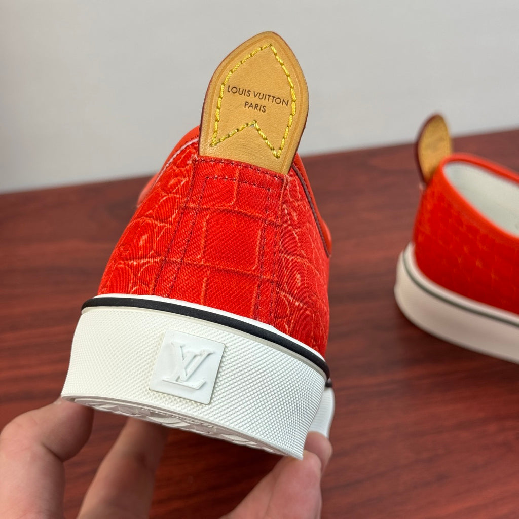 LV Textured Low-Top Casual Sneakers