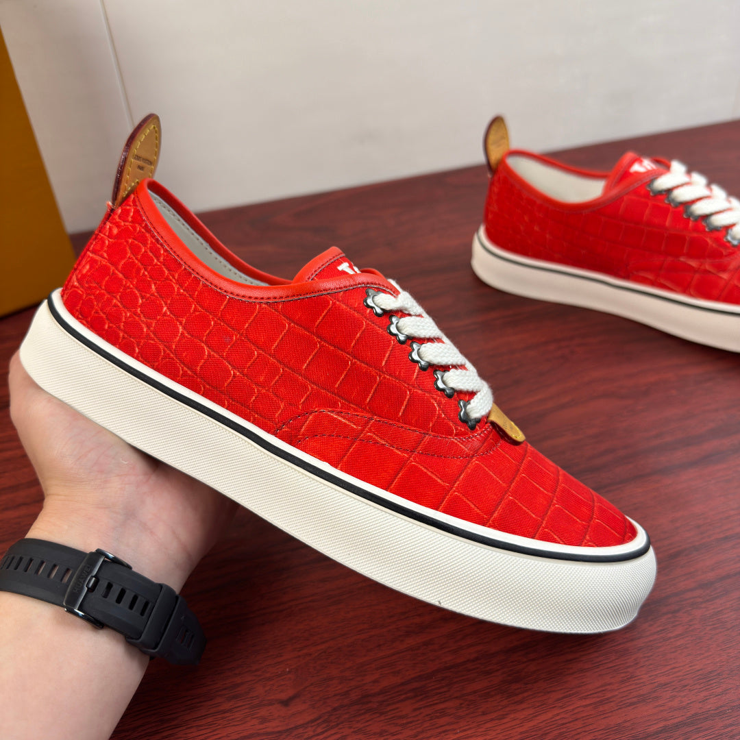 LV Textured Low-Top Casual Sneakers