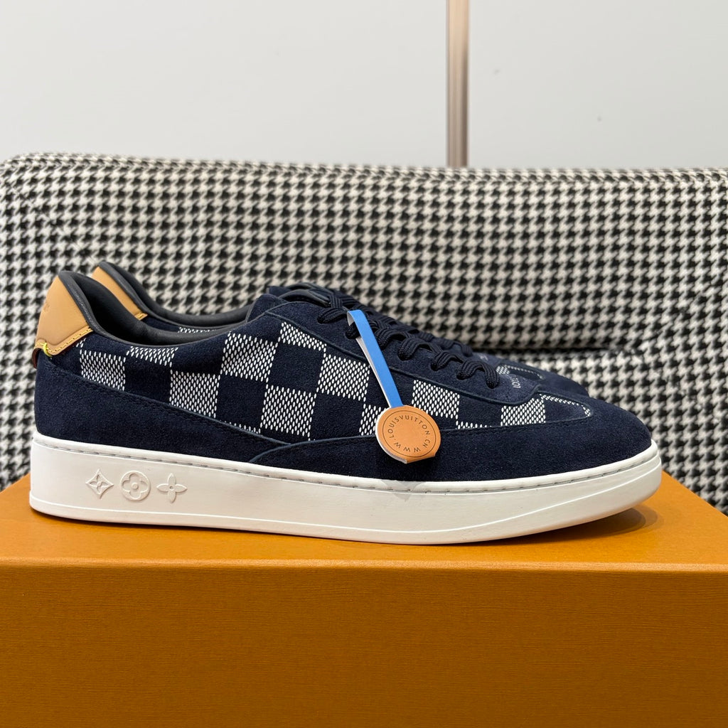 LV Textured Low-Top Casual Sneakers