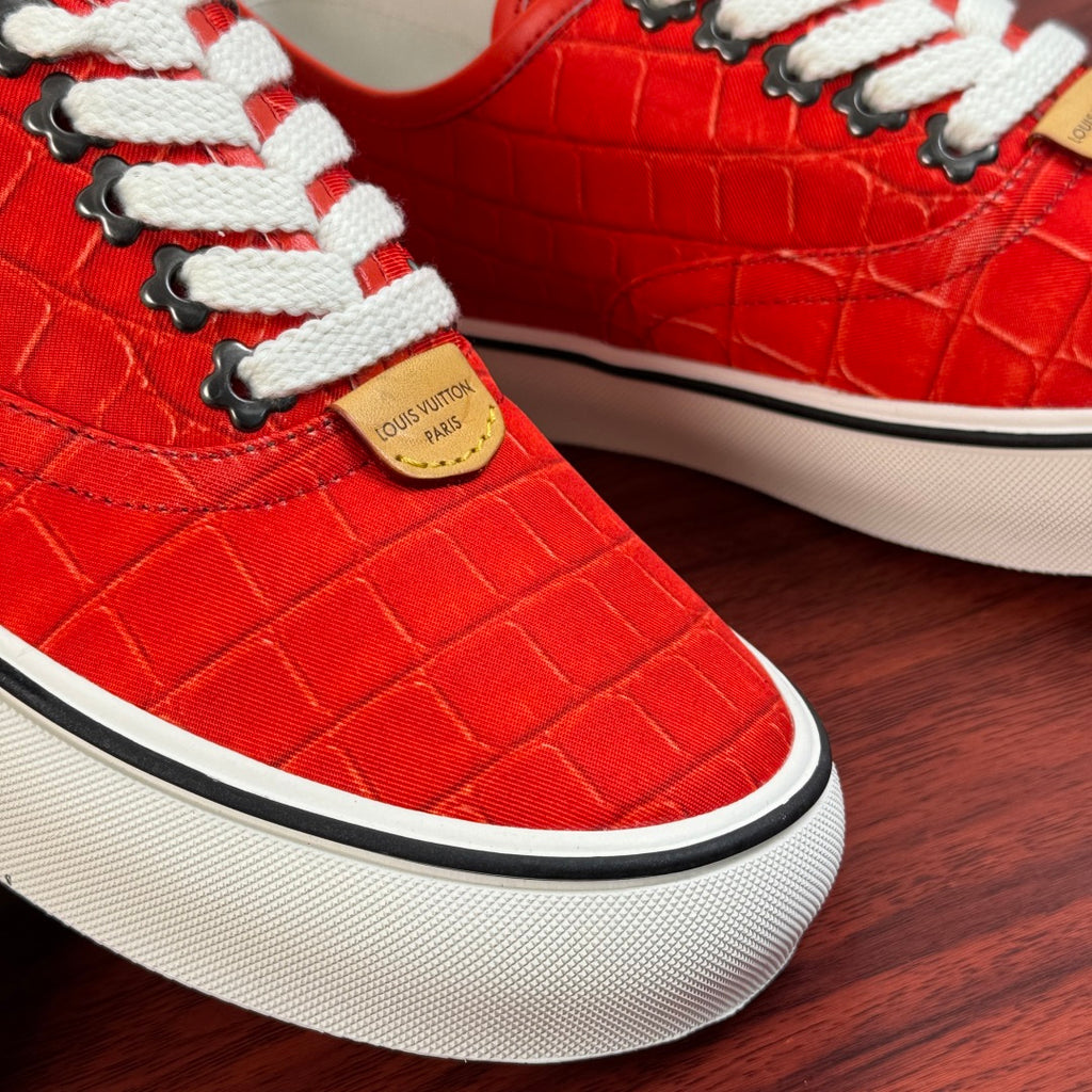 LV Textured Low-Top Casual Sneakers