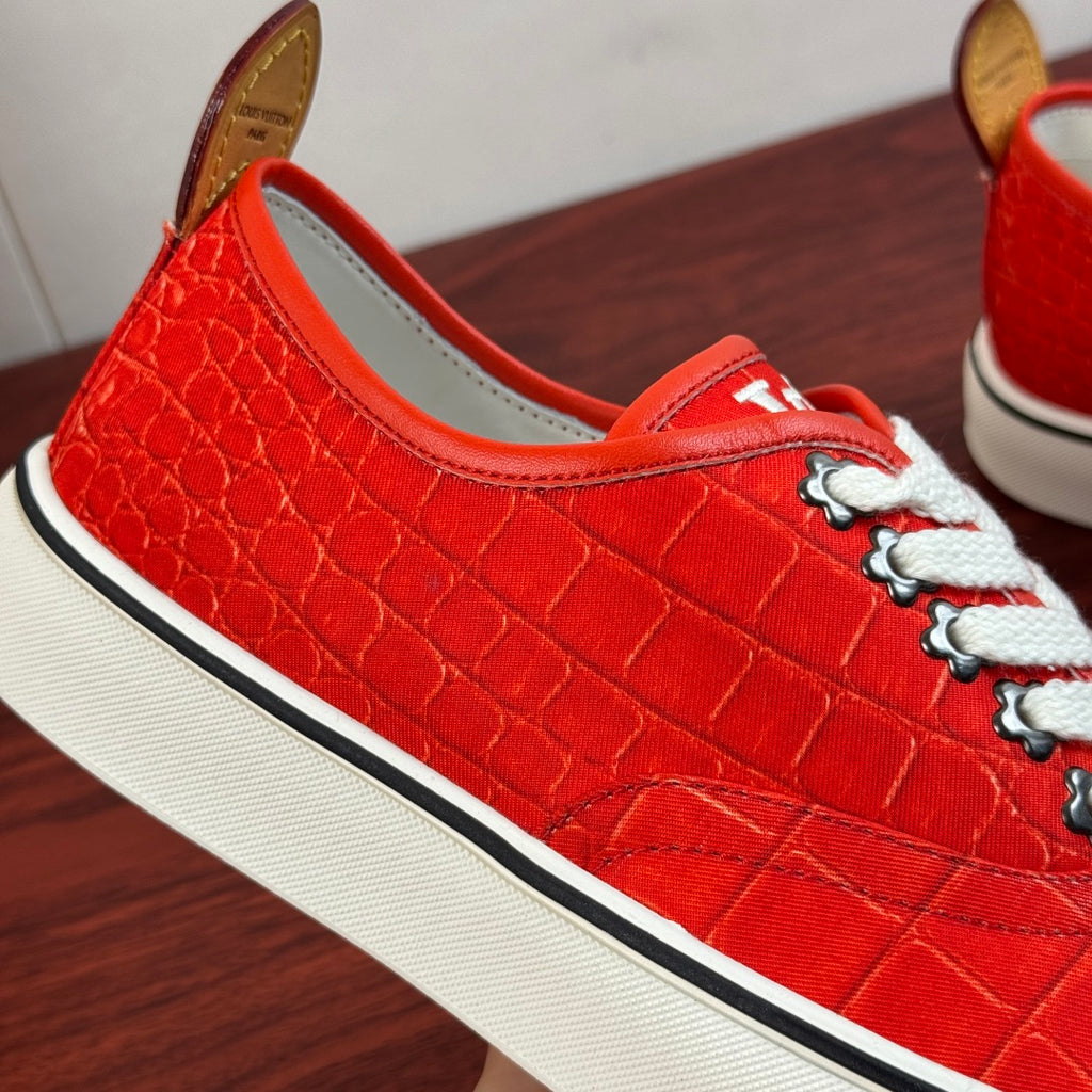 LV Textured Low-Top Casual Sneakers