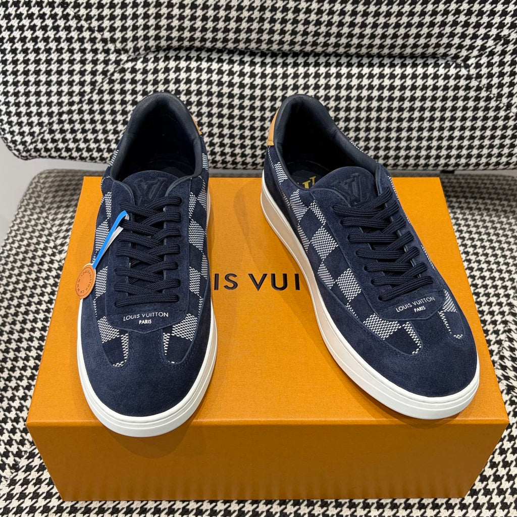 LV Textured Low-Top Casual Sneakers