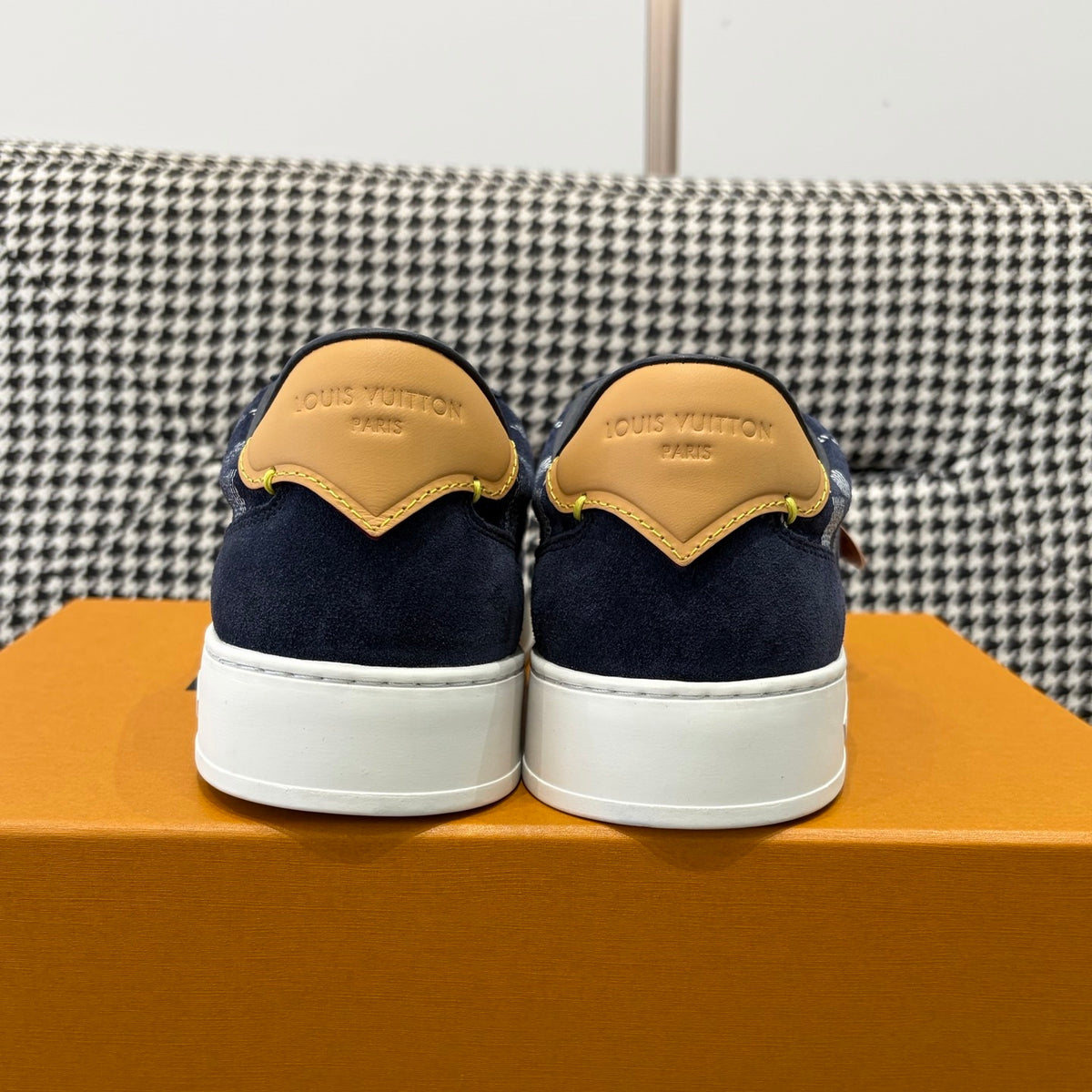LV Textured Low-Top Casual Sneakers