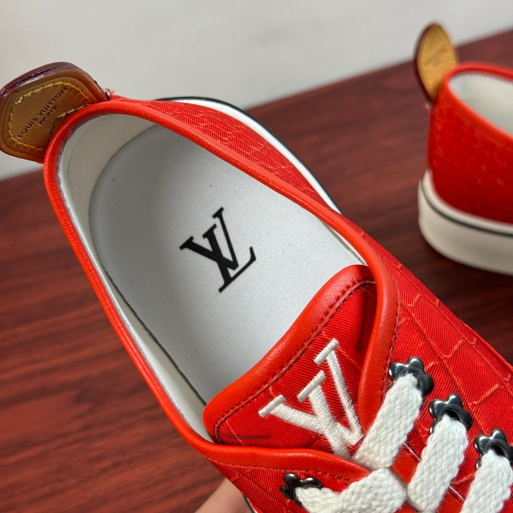 LV Textured Low-Top Casual Sneakers