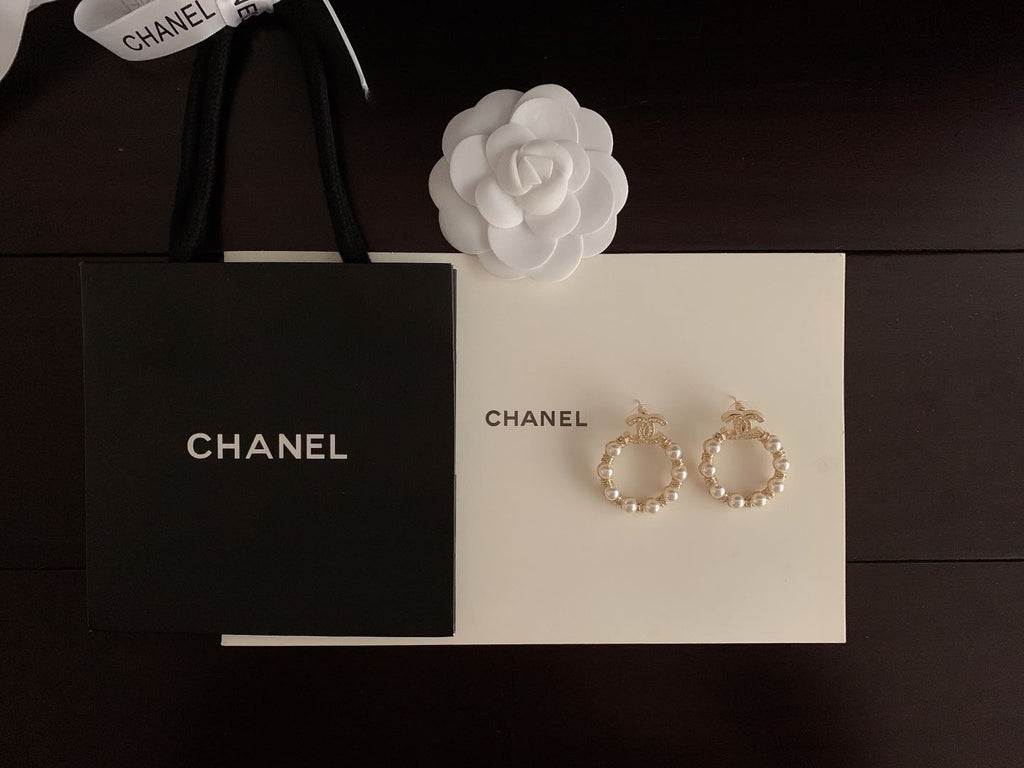 P65 Pearl Earrings