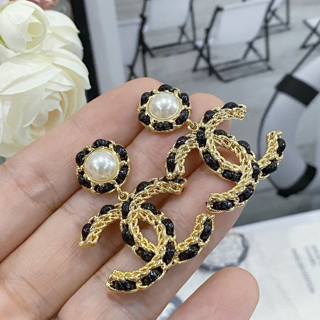 CHANEL Pearl Earrings