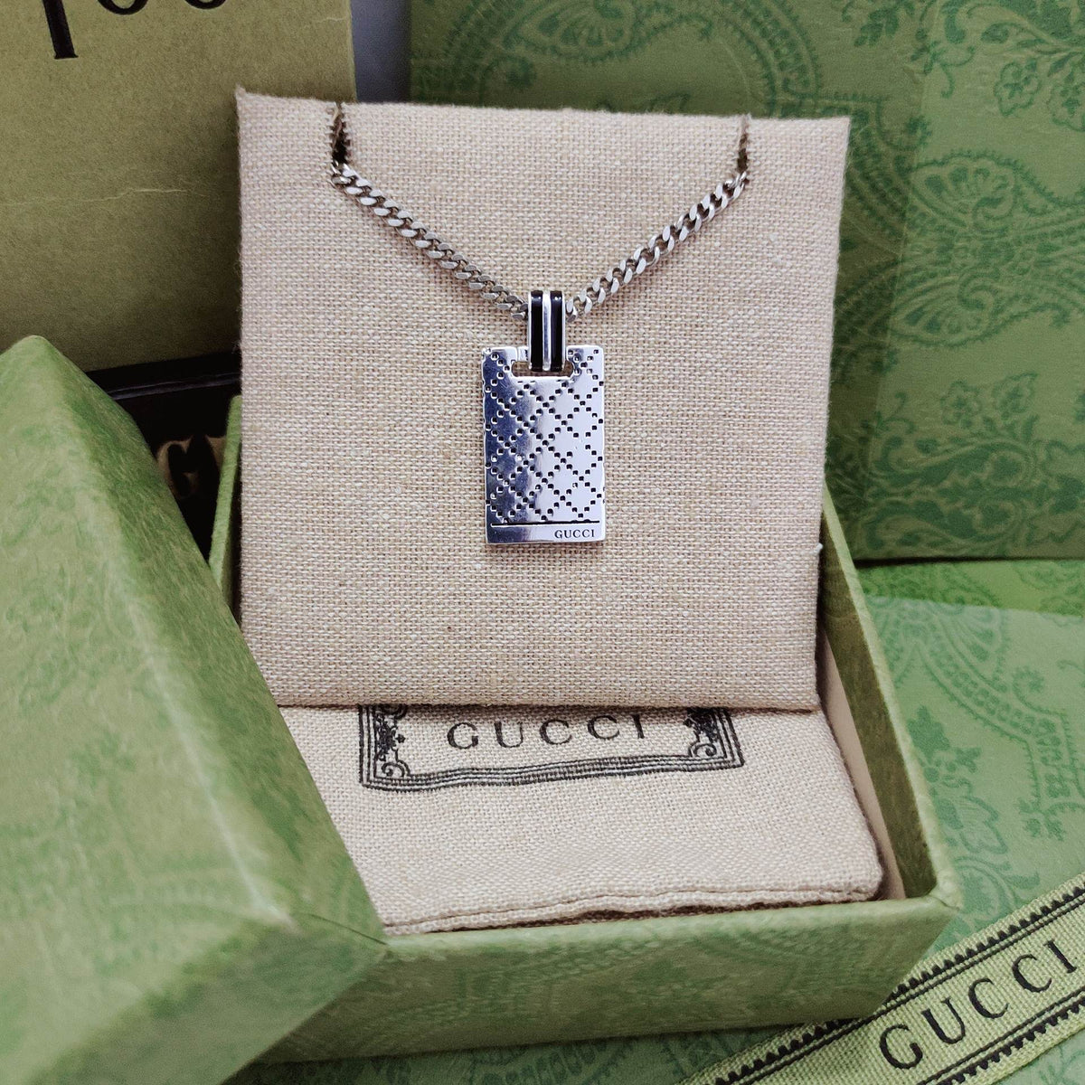 GUCCI Enamel Vintage Necklace