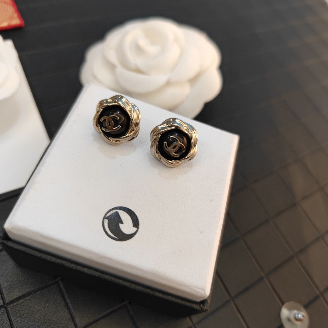 CHANEL Pearl Earrings