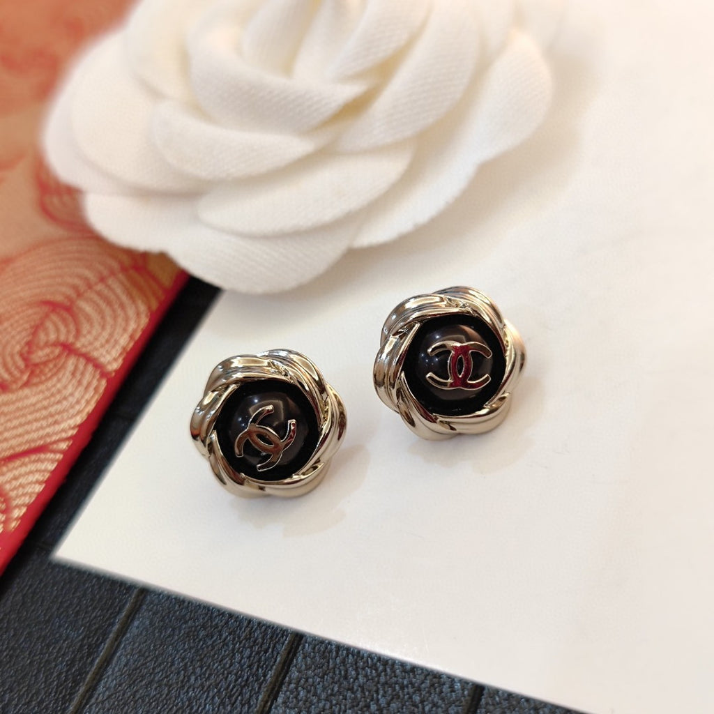 CHANEL Pearl Earrings