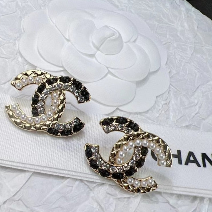 CHANEL Pearl Earrings