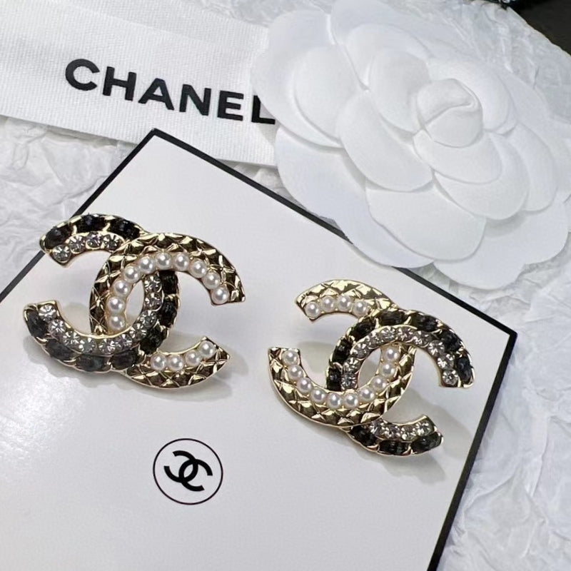 CHANEL Pearl Earrings