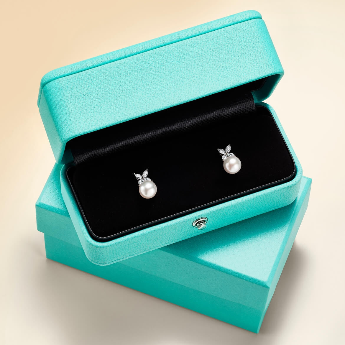 TIFFANY & CO. Pearl Earrings