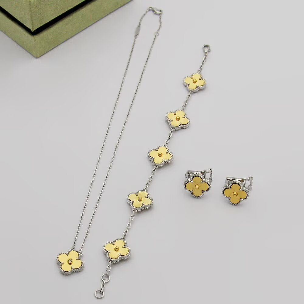 Four-Leaf Clover Bracelet
