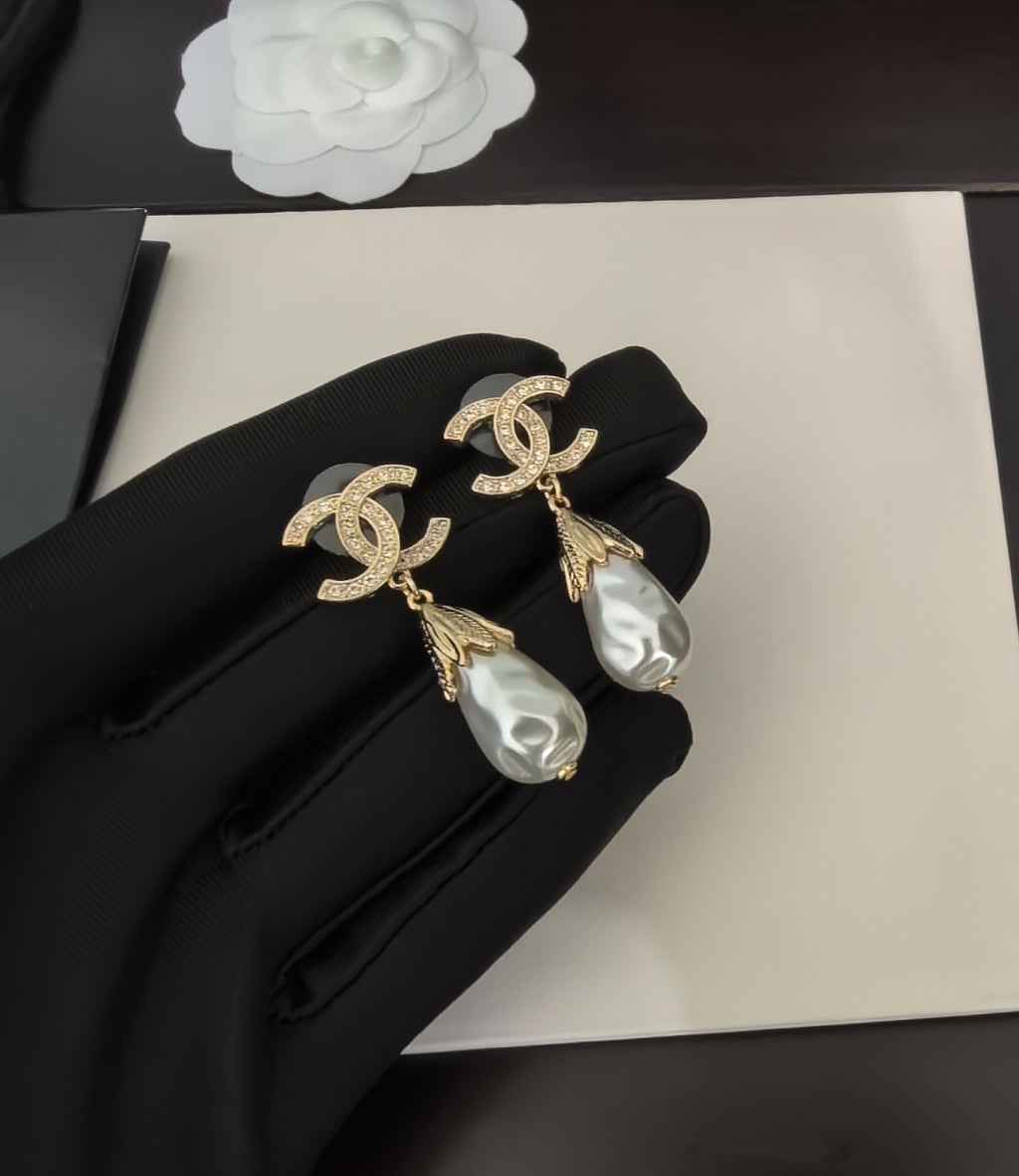 P55 Pearl Earrings