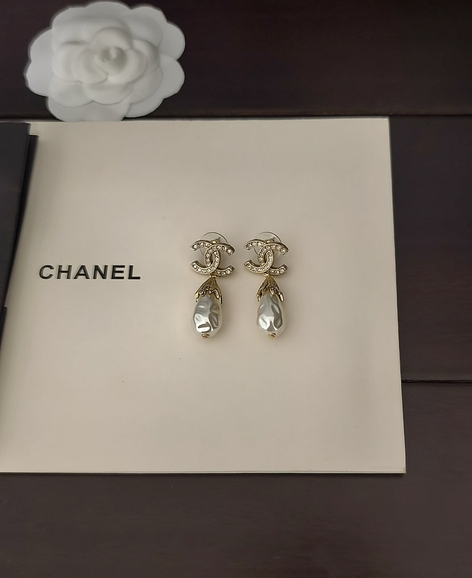 P55 Pearl Earrings