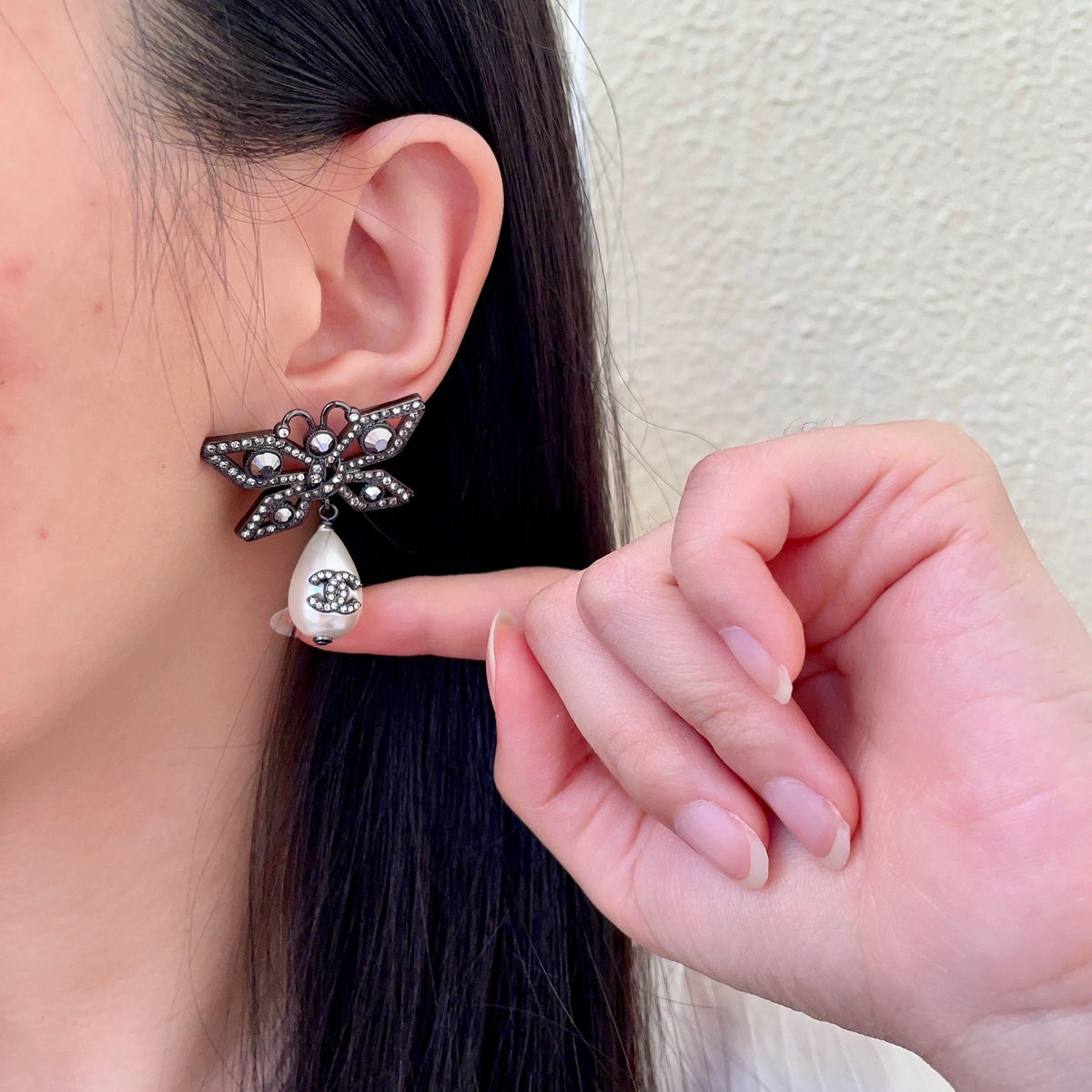 CHANEL P90 Pearl Double-C Bow Earrings