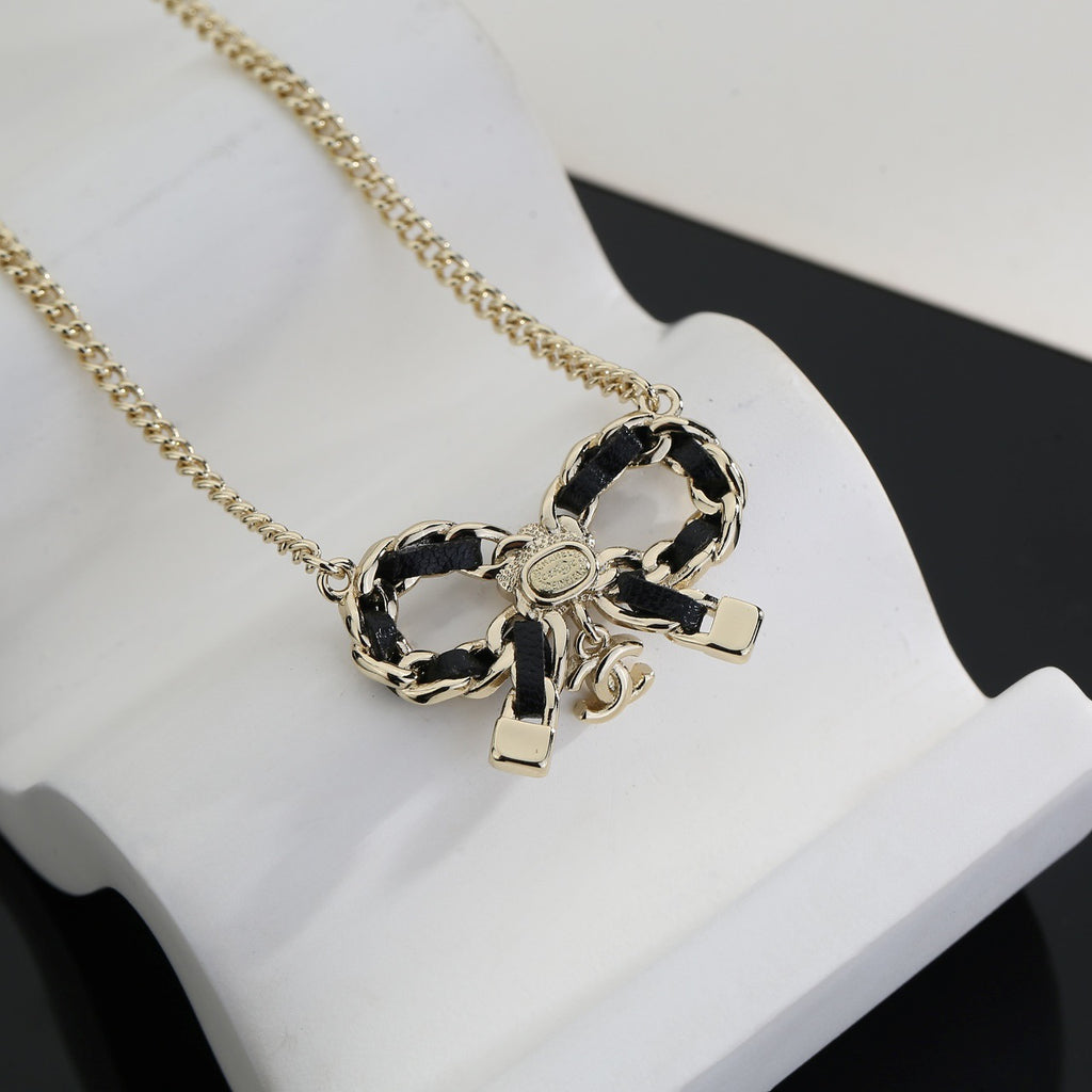 CHANEL Bow Necklace