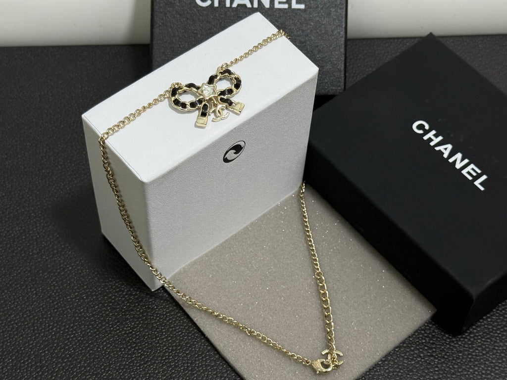 CHANEL Bow Necklace