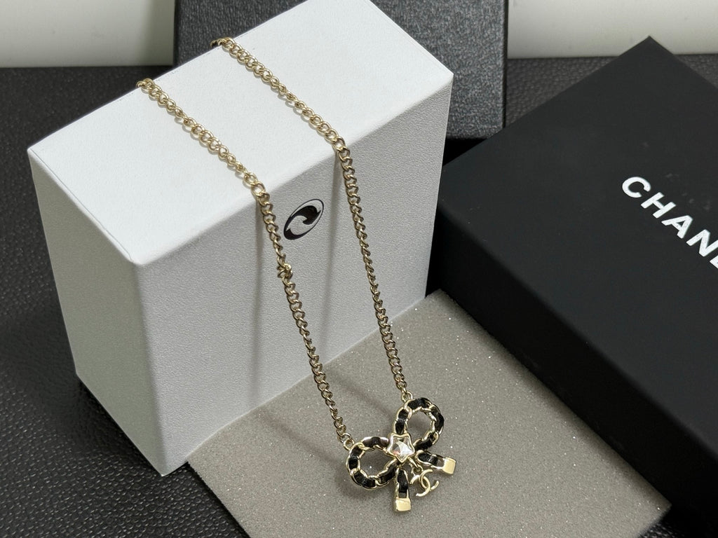 CHANEL Bow Necklace