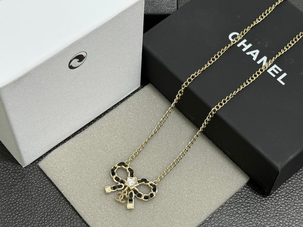 CHANEL Bow Necklace