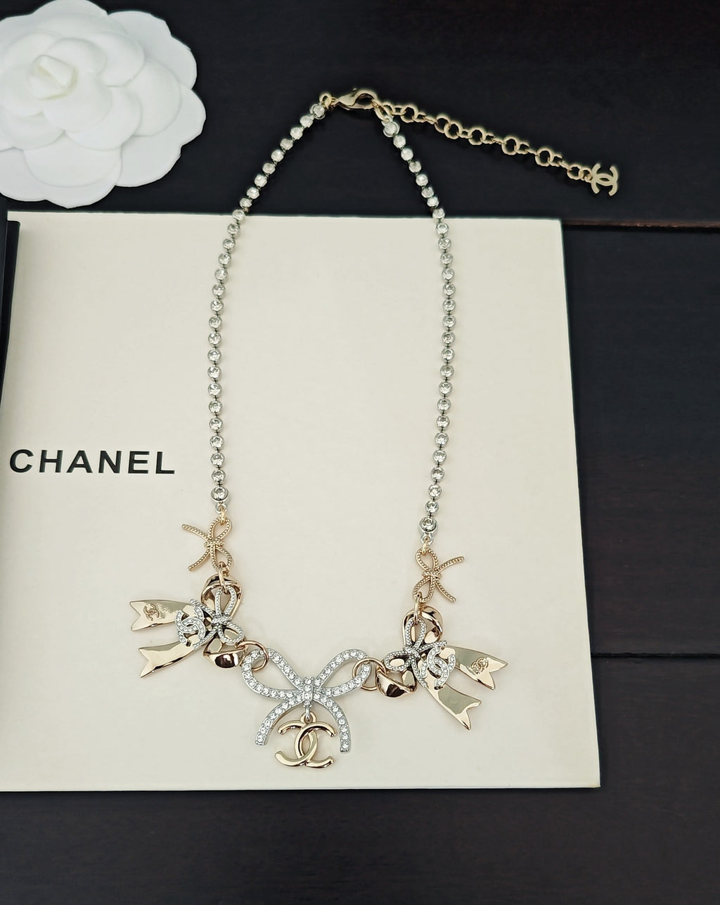 P100 Bow Necklace