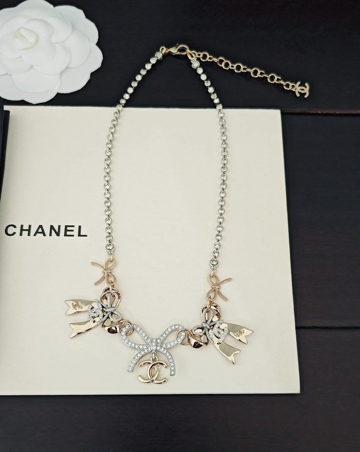 P100 Bow Necklace