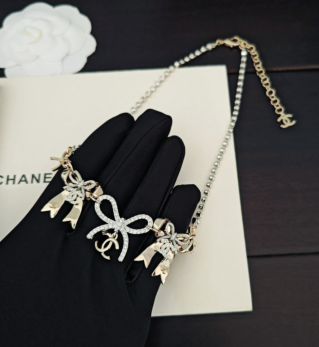 P100 Bow Necklace