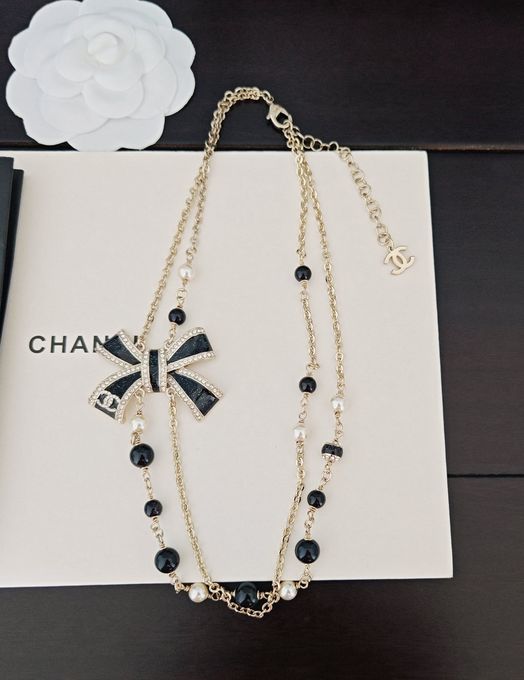 Bow Necklace