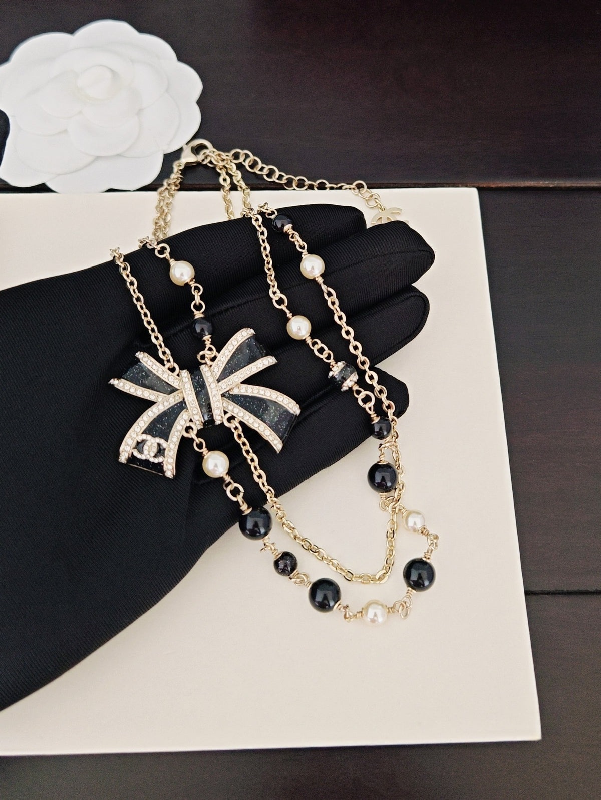 Bow Necklace