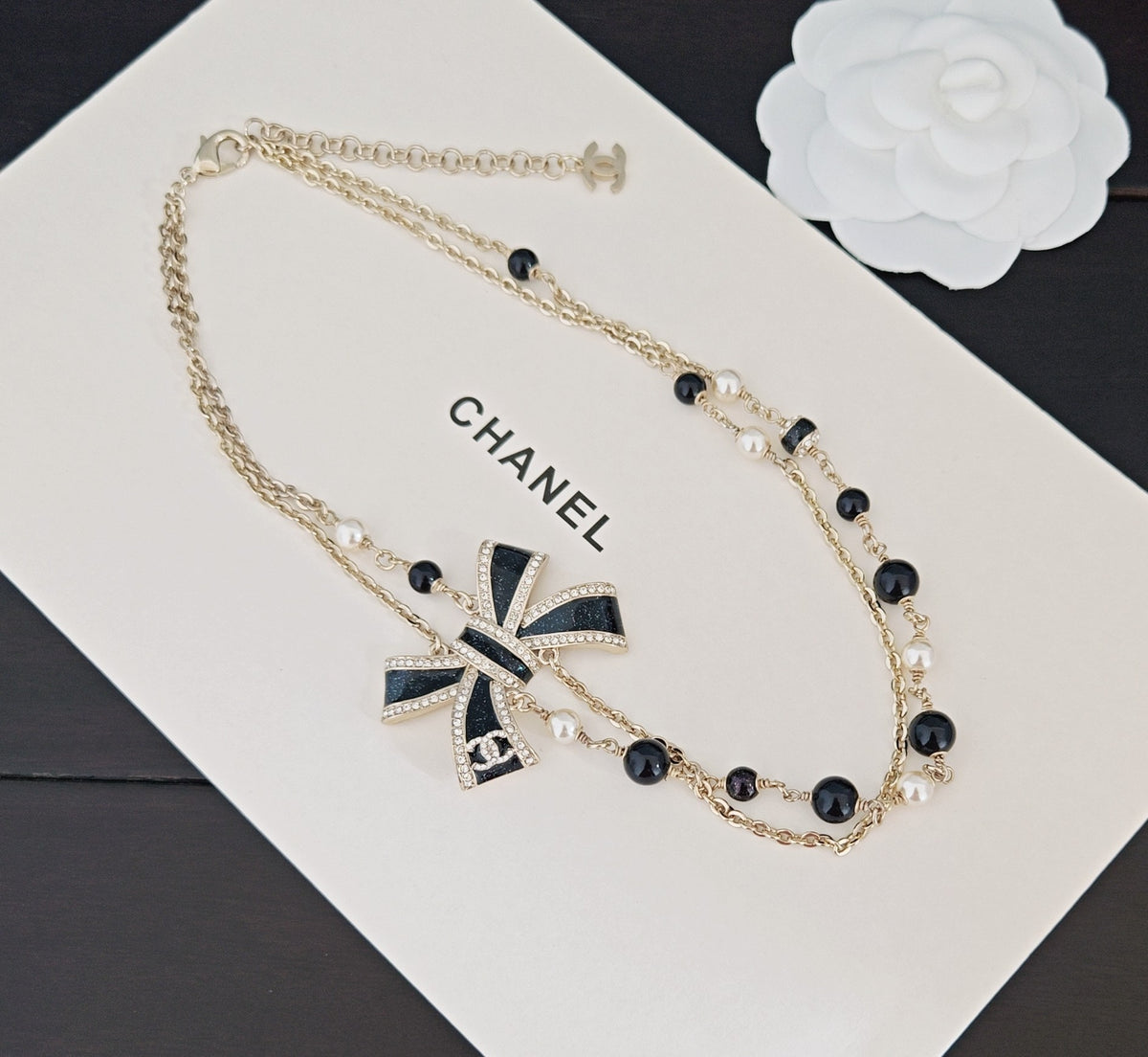 Bow Necklace