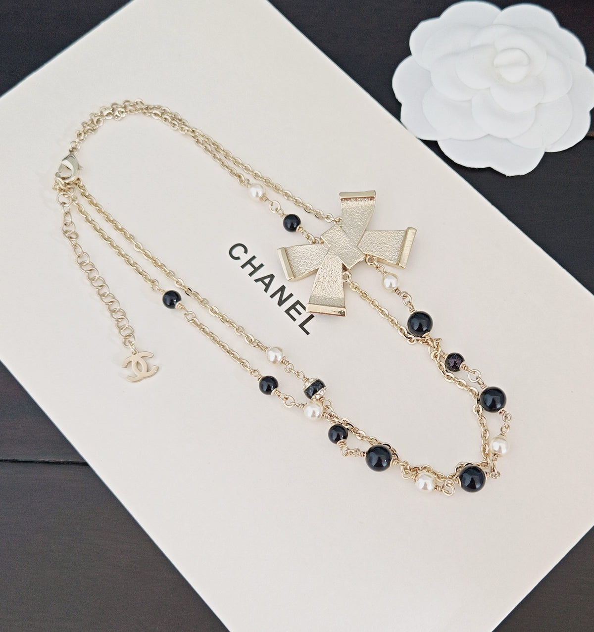 Bow Necklace