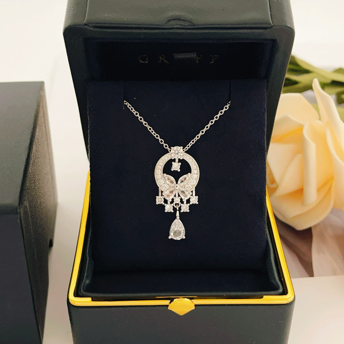 P68GX026 Necklace