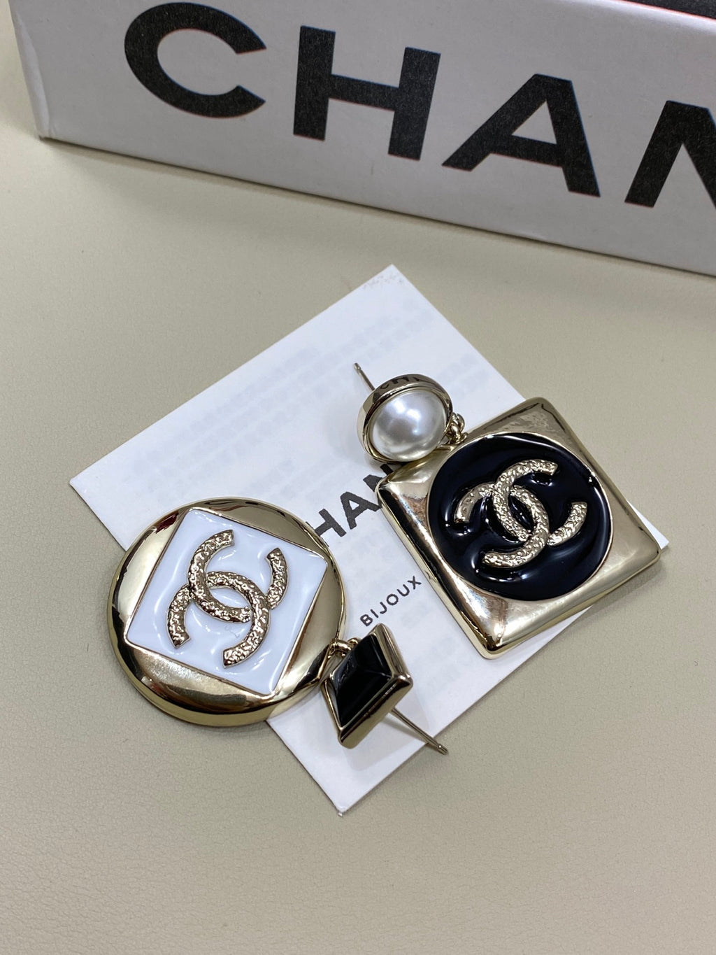 P55 Pearl Earrings