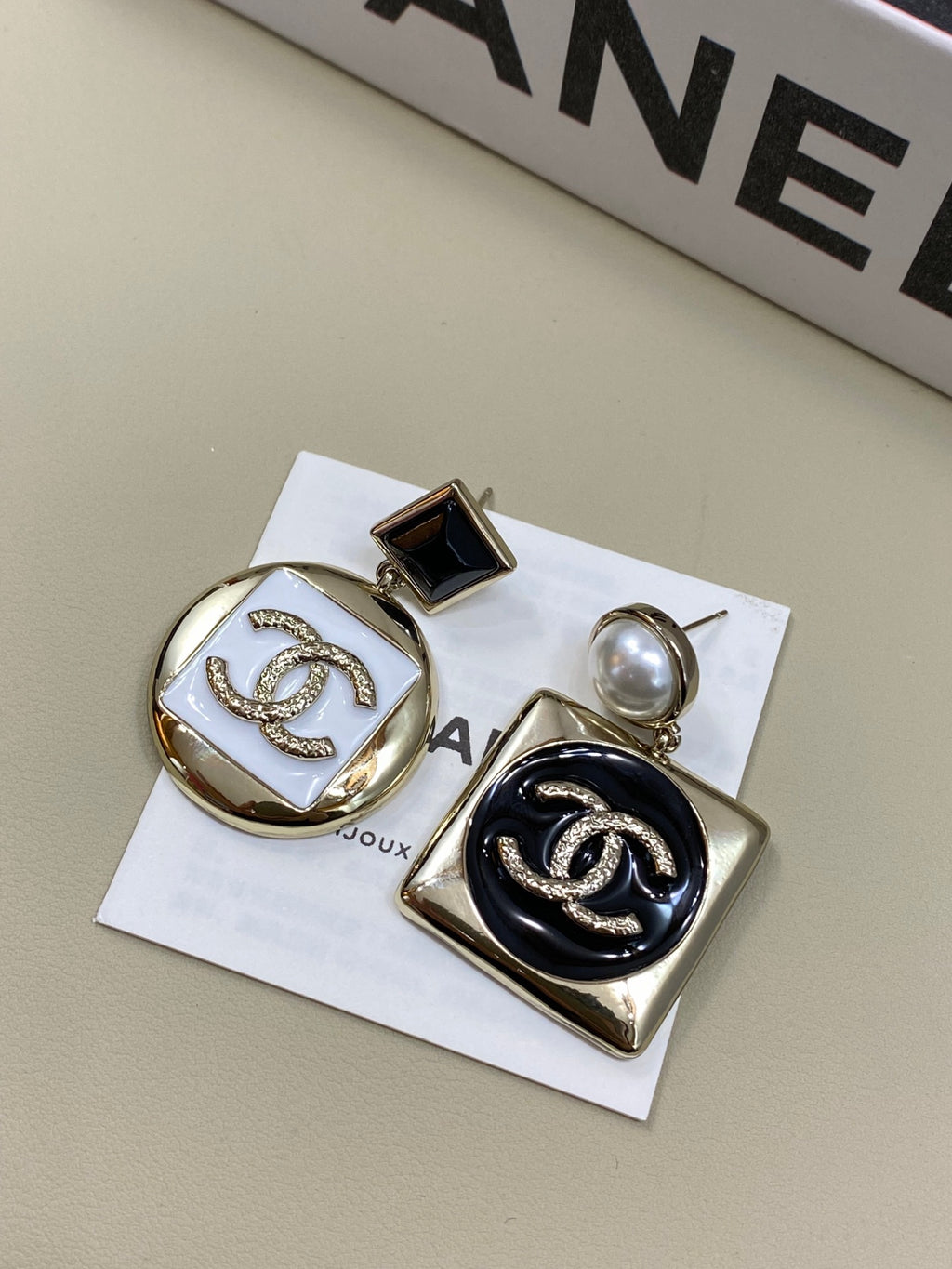 P55 Pearl Earrings
