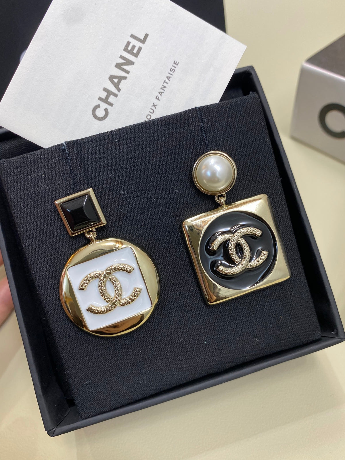 P55 Pearl Earrings