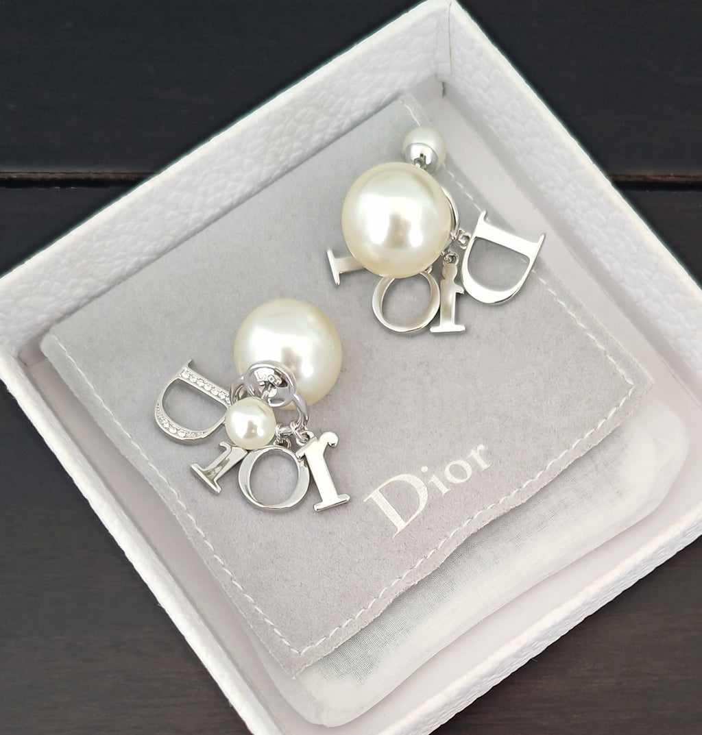 P65 Pearl Tassel Earrings