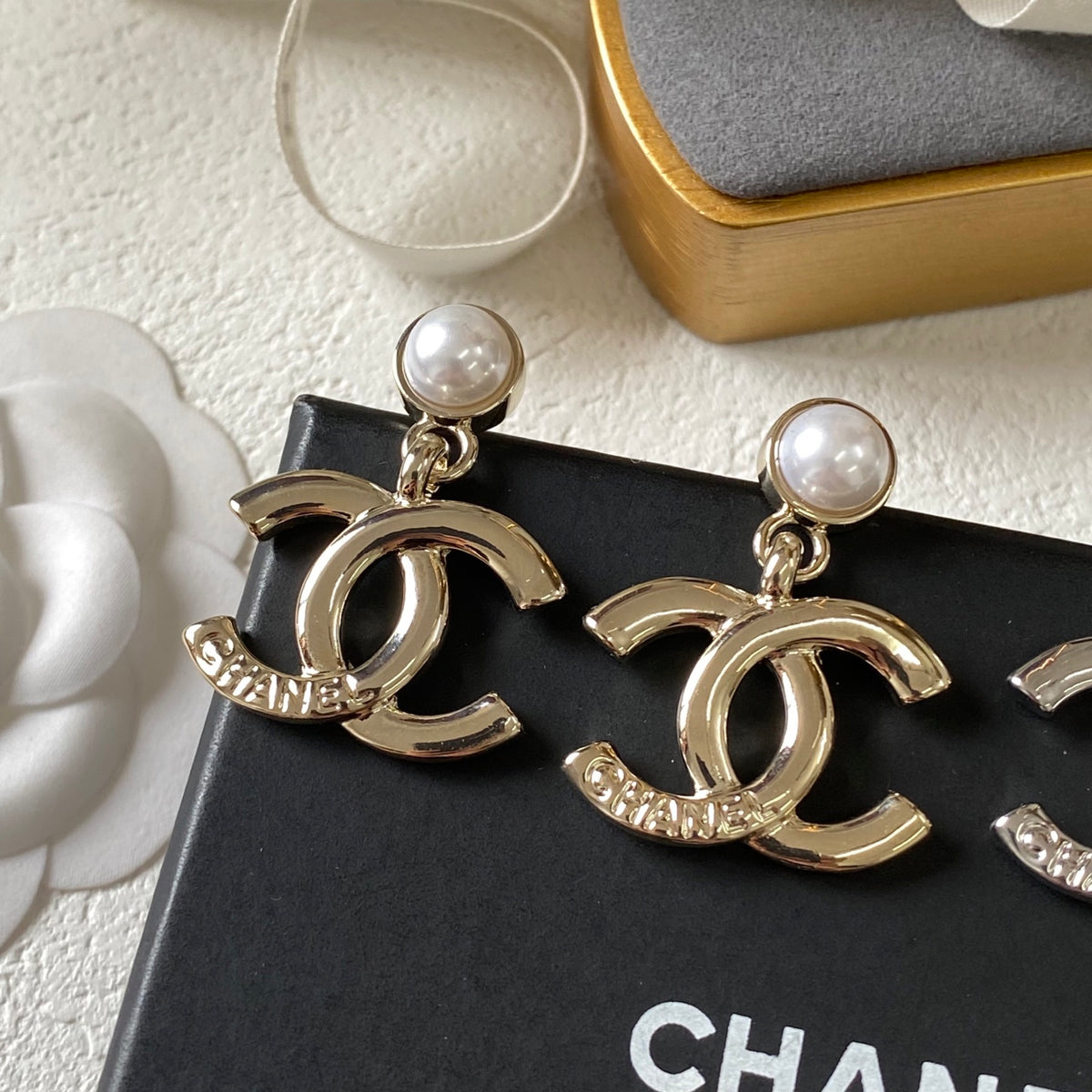 CHANEL Pearl Earrings