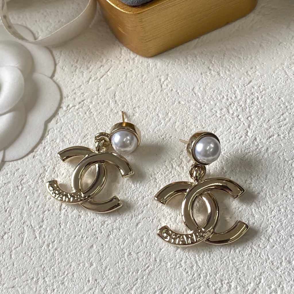 CHANEL Pearl Earrings