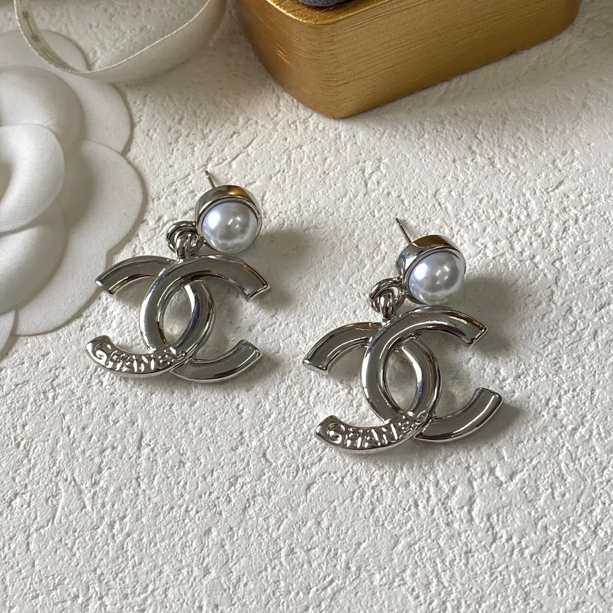 CHANEL Pearl Earrings
