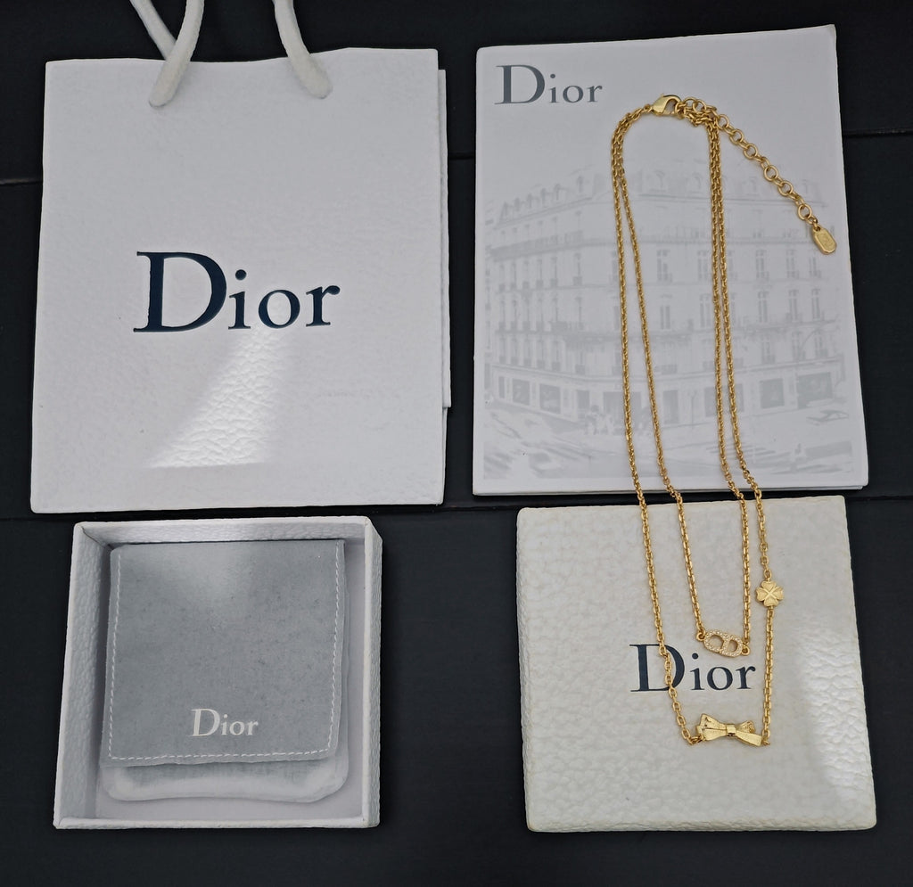 Bow Necklace
