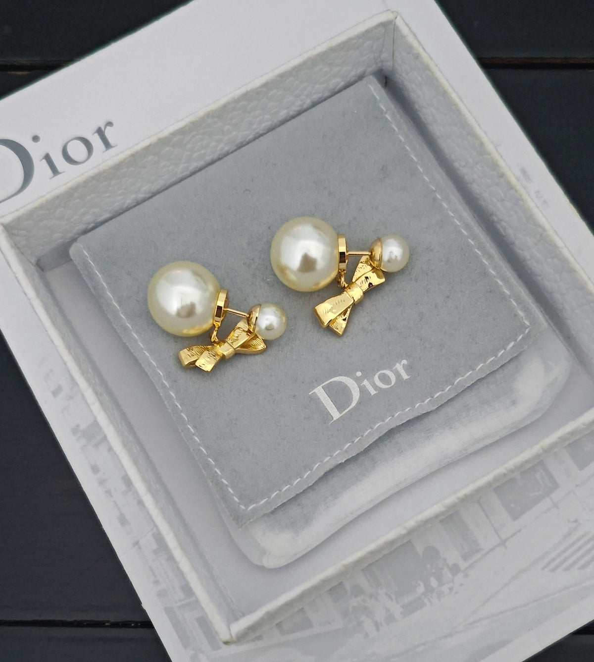 P65 Pearl Bow Earrings