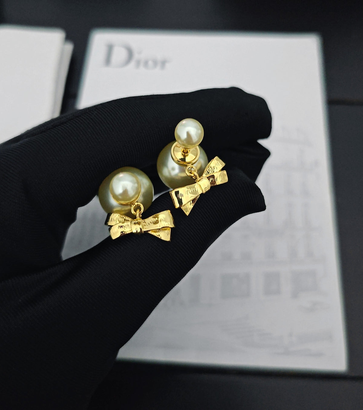 P65 Pearl Bow Earrings