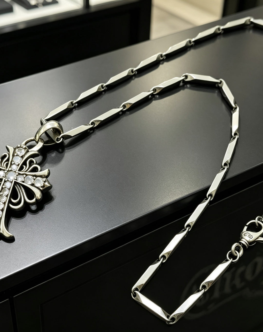 Crystal Vintage Pendant Necklace