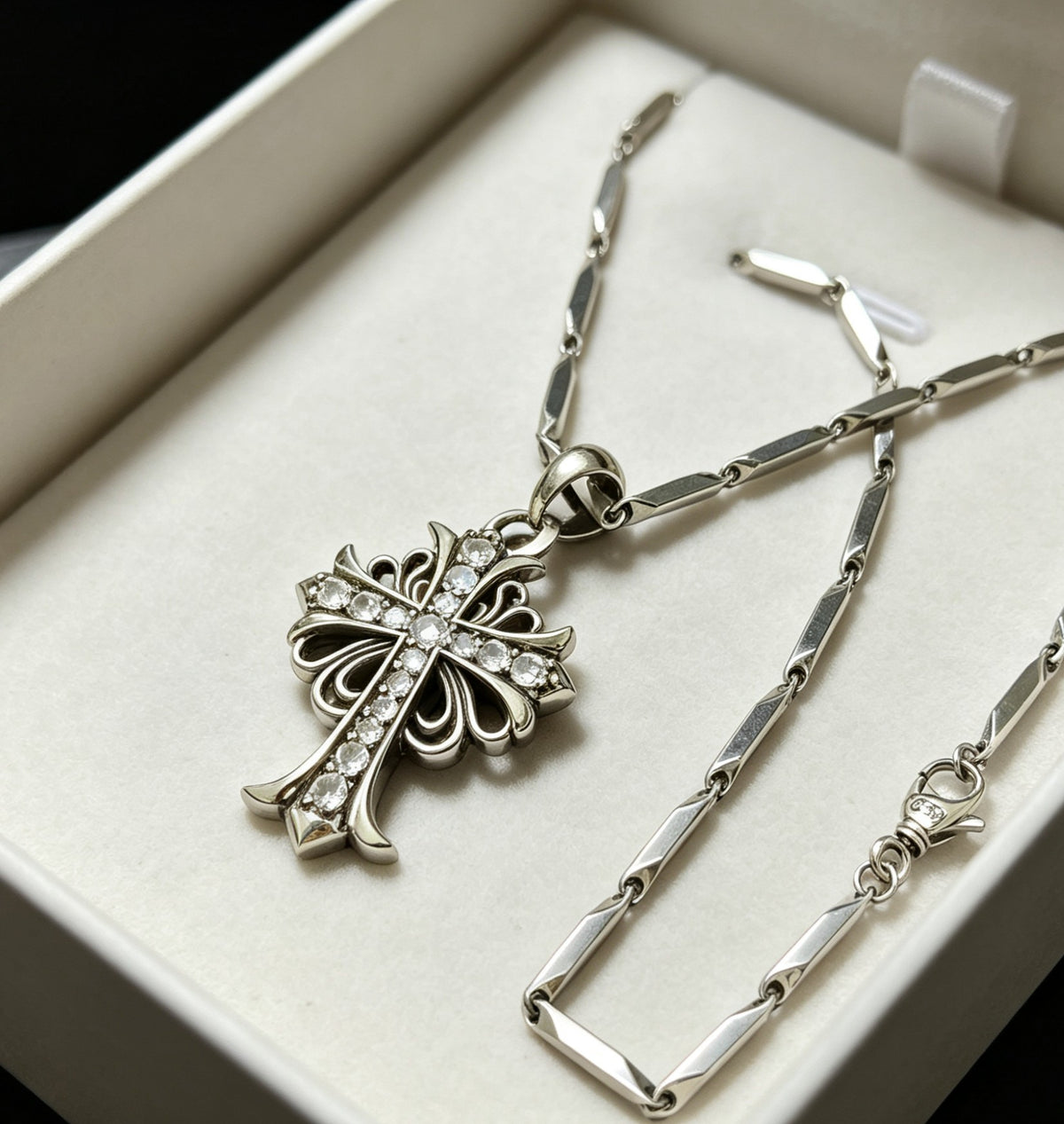 Crystal Vintage Pendant Necklace