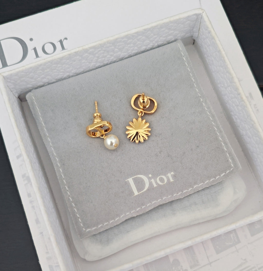 P55 Pearl Earrings