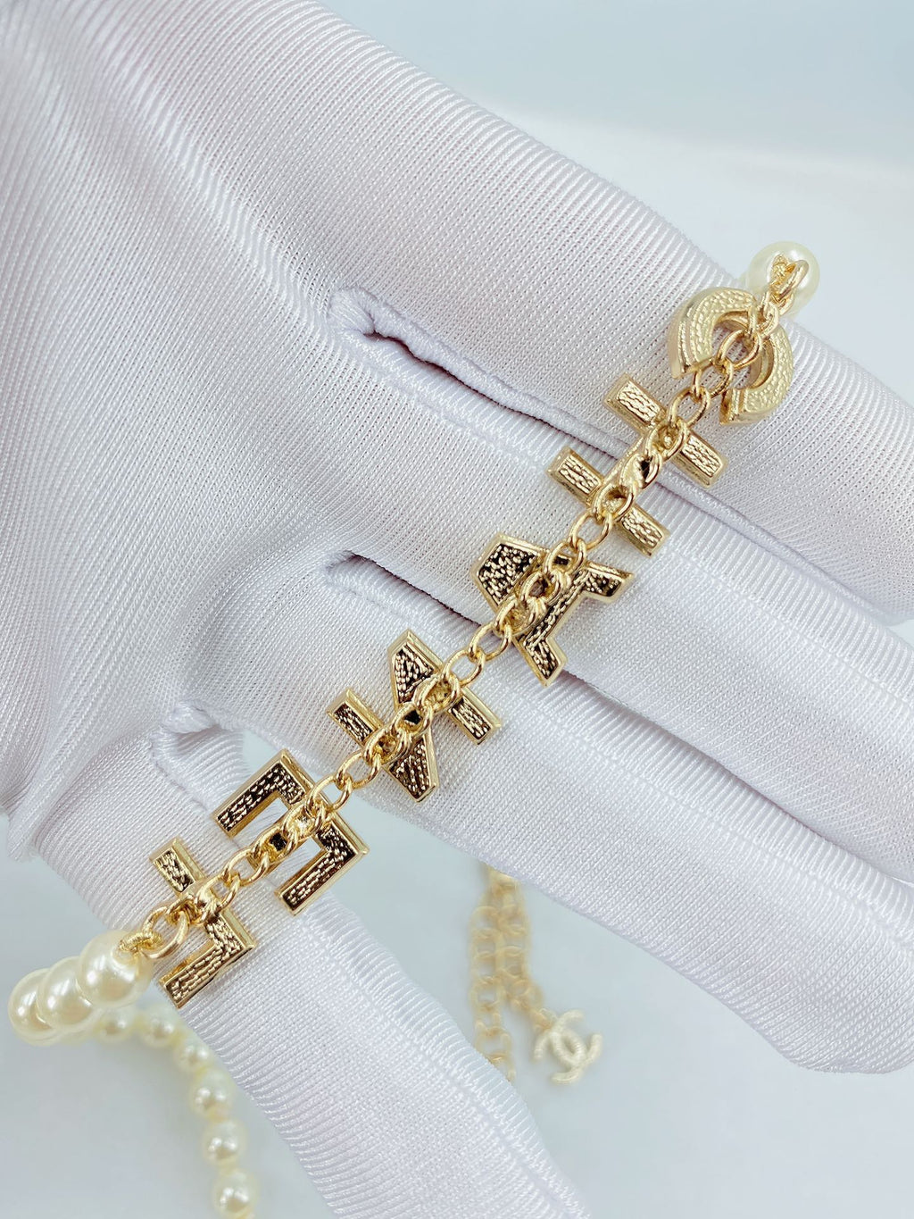 CHANEL Pearl Necklace