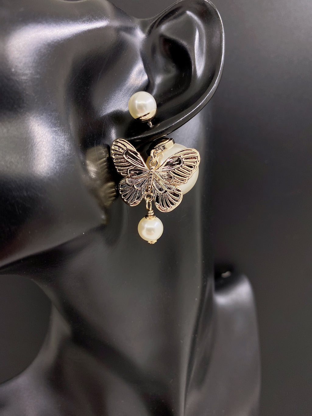 P65 Pearl Earrings
